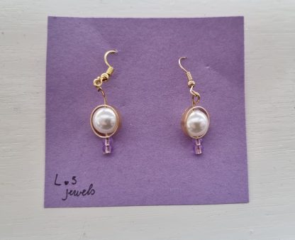Oorbellen parels met paars